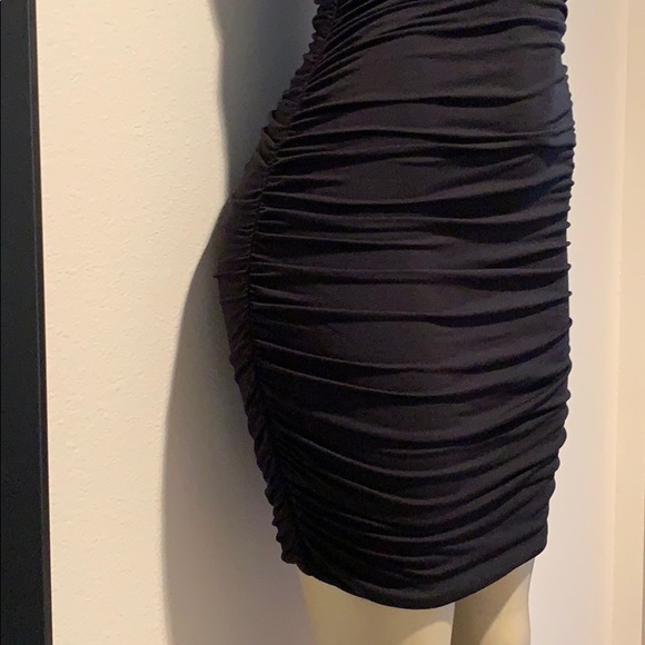 Like new! Scrunched mini dress - Picture 4 of 8